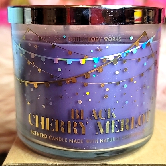 Bath and Body Works Candle - Picture 1 of 2